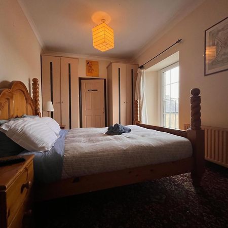 Cashel Town Center Inn ภายนอก รูปภาพ