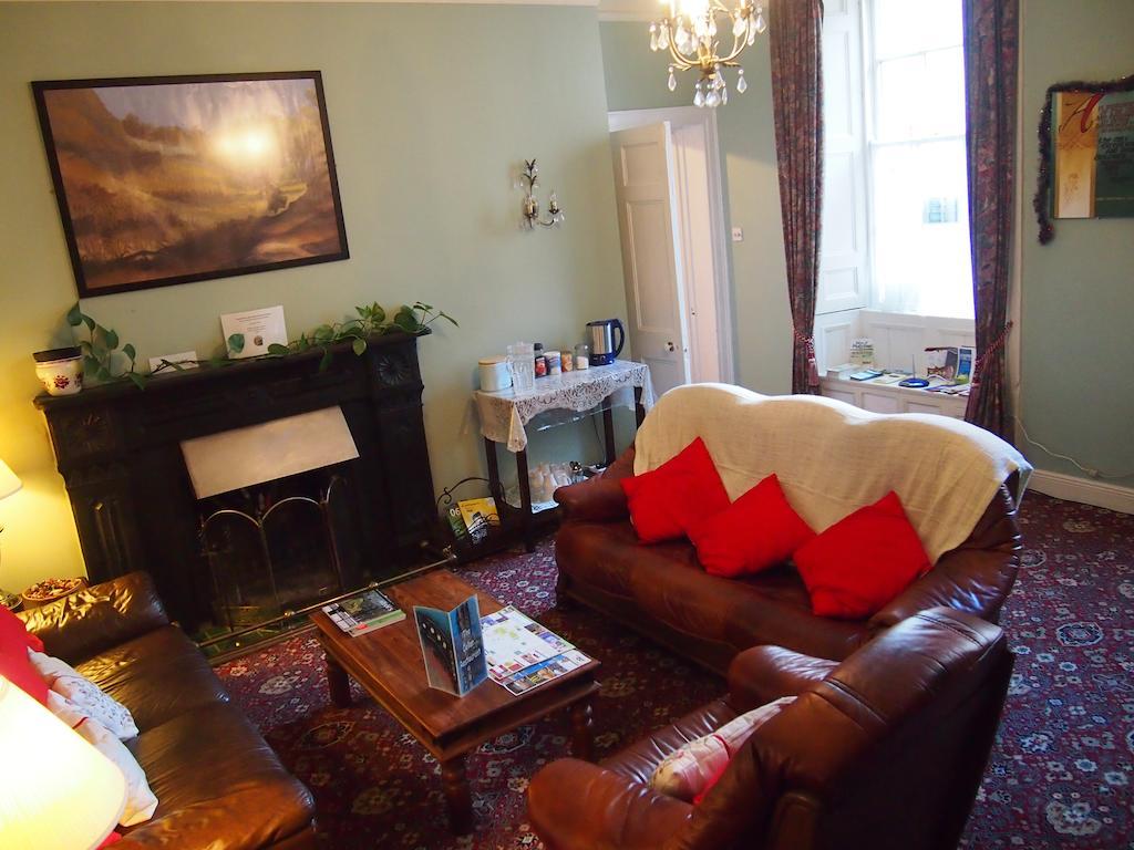 Cashel Town Center Inn ภายนอก รูปภาพ